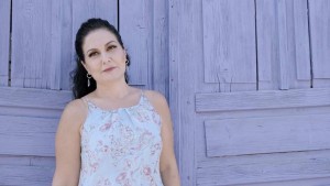 GÜLŞAH’TAN SOĞUK GÜNLERE SICAK KLİP