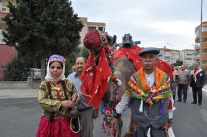 YÖRÜKLER’DEN RENKLİ ŞÖLEN