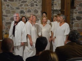 ÇANDARLI HALK TİYATROSU’NA YOĞUN İLGİ