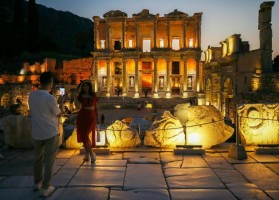 Efes Antik Kenti’nde gece müzeciliği