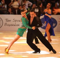 KARŞIYAKA'DA DANS ŞÖLENİ!