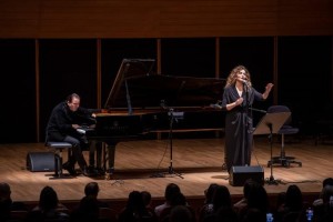 Dayanışma için sahne aldılar