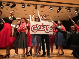 “GREASE MÜZİKALİ” MÖTBE’DE SEVENLERİYLE  BULUŞTU