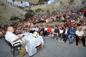 FOÇA'DA İLBER ORTAYLI'YA BÜYÜK İLGİ