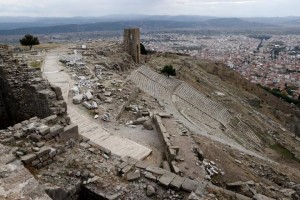 BERGAMA, ZEUS SUNAĞI'NI İSTİYOR