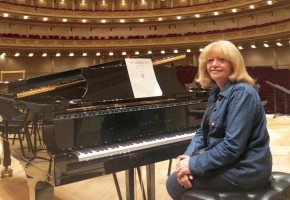 SENFONİ’YE, İDİL BİRET VE RENGİM GÖKMEN KONUK