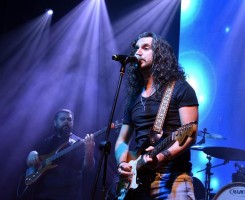 SERKAN YILDIZ ALİAĞA’DA SAHNE ALDI