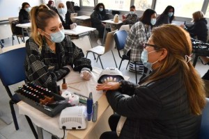 Tırnak sanatı kursu ile meslek sahibi oldular