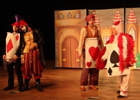 BERGAMALI ÇOCUKLAR KELOĞLAN’I İZLEDİ