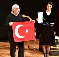 HEM GÜLDÜRDÜ HEM AĞLATTI