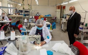 GÜNDE 60 BİN MASKE