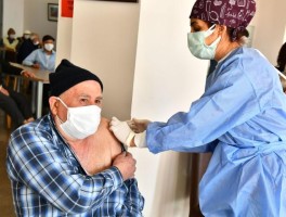 SOSYAL YAŞAM KAMPÜSÜ’NDE İLK DOZ AŞILAR YAPILDI