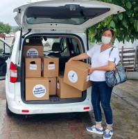 CHP’Lİ KADINLARDAN İHTİYAÇ SAHİPLERİNE ERZAK YARDIMI