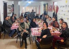 İYİ Partili kadınlar buluştu