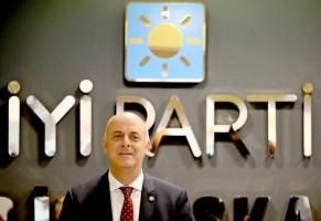 Başarısızlığı üstlendi