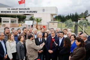 Tutuklu gençleri ziyaret etti