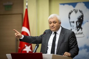 TUNCAY ÖZKAN: “AK PARTİ-MHP İTTİFAKI CHP'YE YARAR”