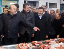 "HEM BELEDİYECİLİĞİ HEM DÜNYAYI ÇOK İYİ BİLİYOR"