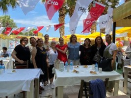 CHP’li kadınlardan dayanışma çayı