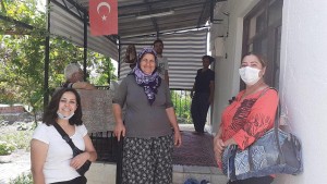 CHP’Lİ KADINLARDAN EV ZİYARETLERİ