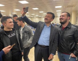 DAĞ, ÜNİVERSİTELİLERLE BULUŞTU