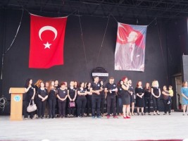 “EĞİTİMCİYE ŞİDDETE DUR DE”