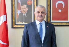 AK PARTİ YÖNETİMİ İSTİFA ETTİ