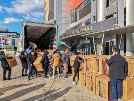 AK Parti’den 86 tır yardım malzemesi