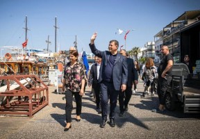 Tugay'a Foça'da yoğun ilgi