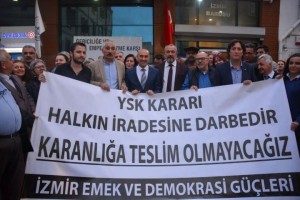 SOYER’DEN DEMOKRASİ NÖBETİ’NE DESTEK