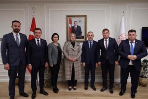 “İZMİR İSTER, ANKARA YAPAR”