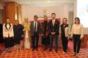 AK PARTİ, BELEDİYE MECLİS ÜYELERİNE EĞİTİM DÜZENLEDİ