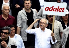 CHP'LİLER İZMİR'DEN İSTANBUL'A YÜRÜYECEK