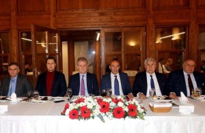 İZMİRLİ BAŞKANLAR TUNÇ SOYER’İ AĞIRLADI