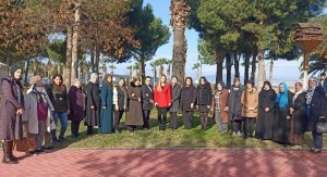 AK KADINLAR, KADIN MUHTARLARLA BİR ARAYA GELDİ