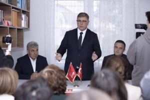 İmamoğlu’na destek ve kavgasız mücadele çağrısı