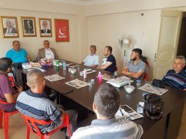 YENİ ÜYELERE ROZETLERİ TAKILDI