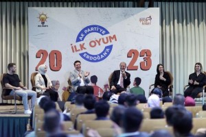 Akar, şehit aileleri ile bir araya geldi