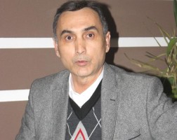 DURMAZ, “BIRAKIN SİYASETİ İLÇE BAŞKANLARI YAPSIN”