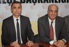 CHP'Lİ YÖNETİCİLERDEN ALİAĞA ZİYARETİ