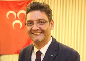 ALDANMA ÇOCUKSU, MAHZUN YÜZÜNE…