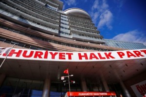 CHP’DE ADAYLIK ÜCRETLERİ BELİRLENDİ