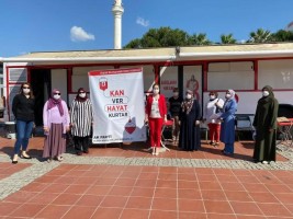 AK KADINLAR KAN BAĞIŞINDA BULUNDU