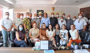 İYİ PARTİ BAYRAMLAŞTI