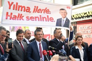 Özel, İzmir'de partililerle buluştu