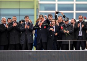 Tugay coşkuyla karşılandı