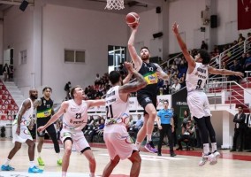 Petkimspor evinde kazandı