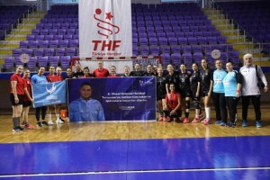 Kadın hentbol takımlarından 2 kupa birden