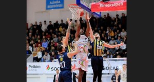 Petkimspor yeni yıla mağlubiyetle başladı