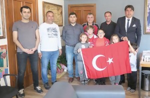 KÜÇÜK SPORCULAR BAŞKAN DEMİRAĞ’I ZİYARET ETTİ